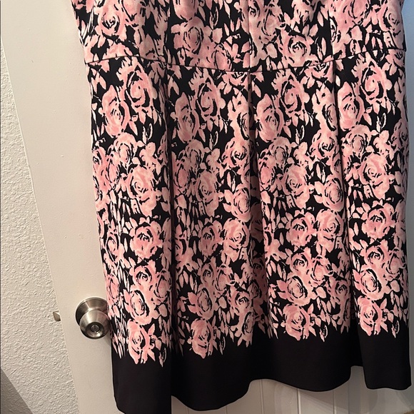 Cottage Core Floral Pink and Black Sleeveless Dress with pockets - Picture 3 of 13